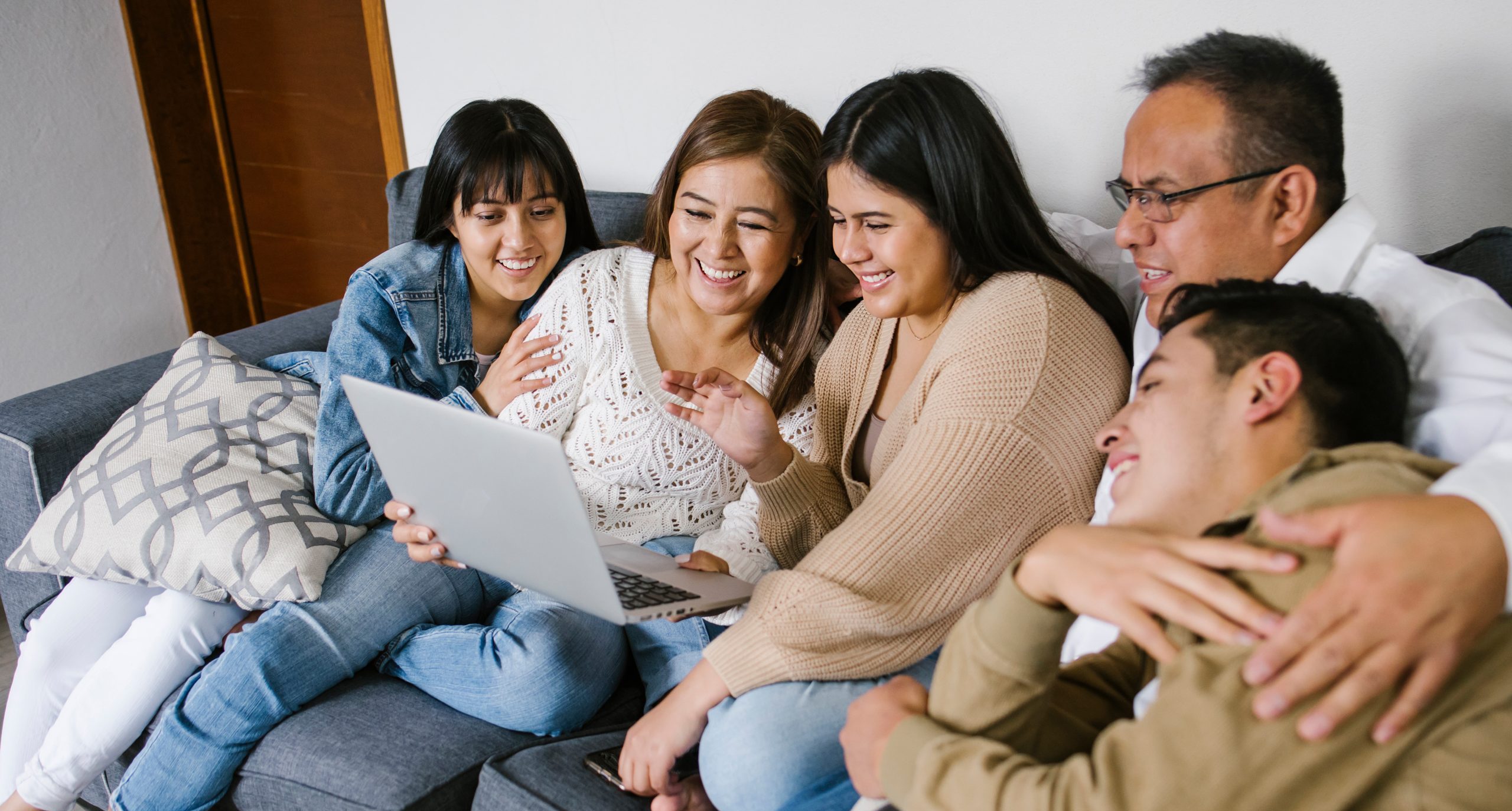 2024 Actualización Sobre el Retroceso de Visas para Peticiones de Familia